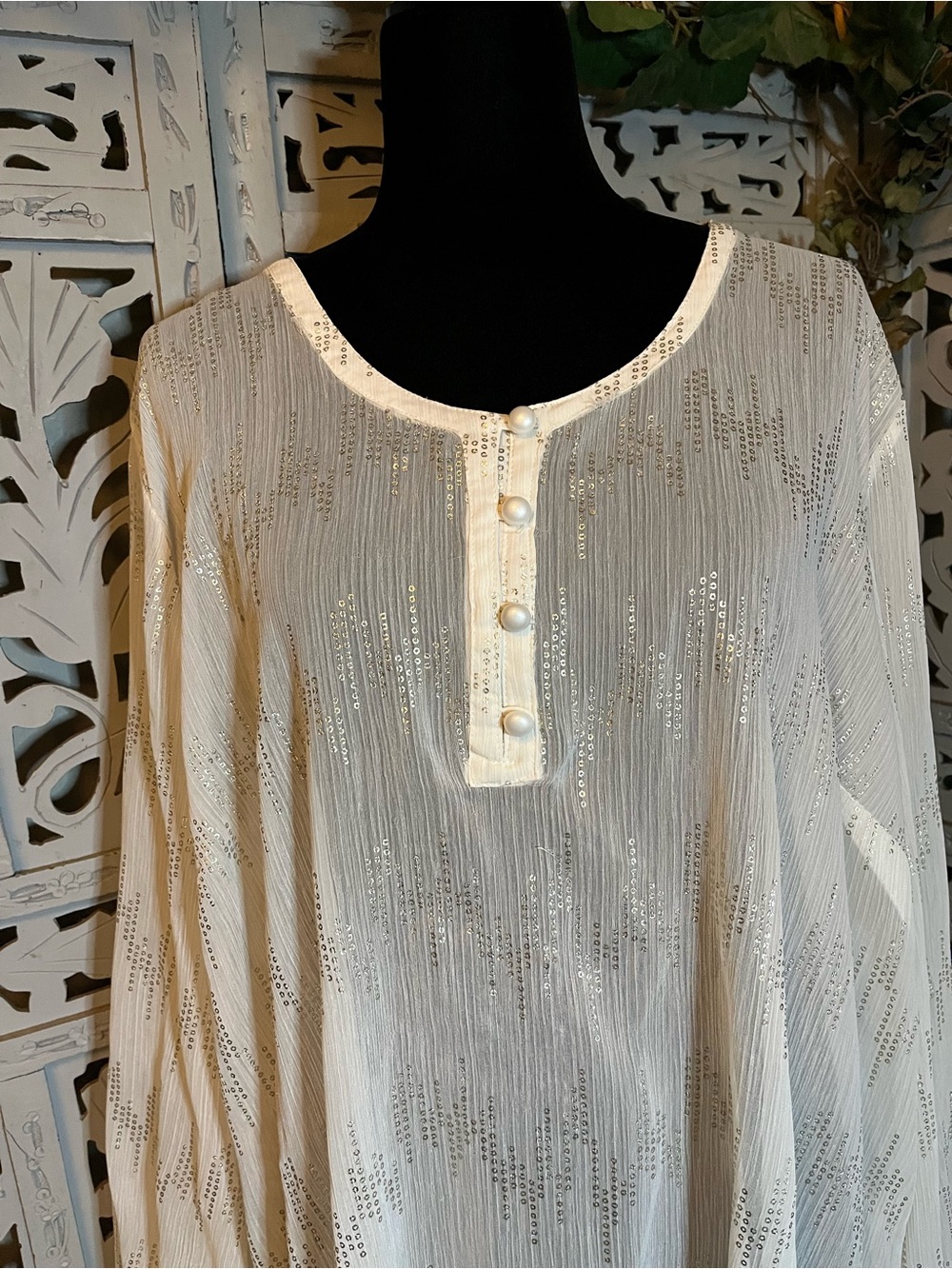 CJ BANKS SHIMMERY SHEER CREAM BASE WITH GOLD ZIGZAG PATTERN PLUS SIZE TOP - Picture 2 of 8